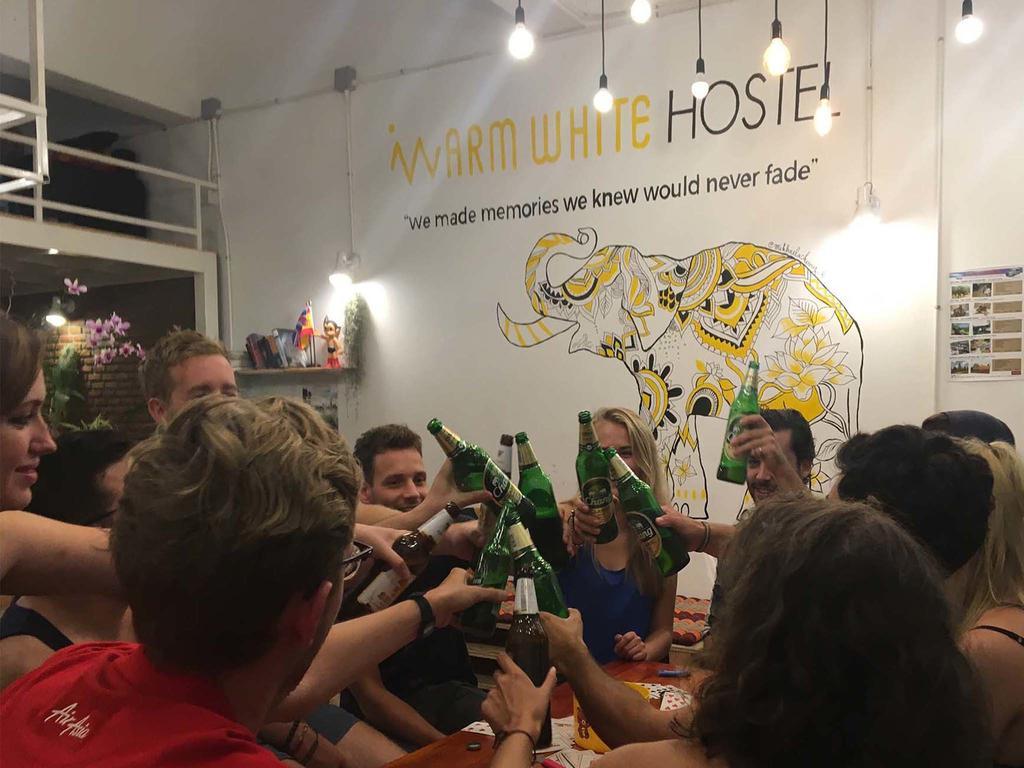 Warm White Hostel Bangkok Esterno foto