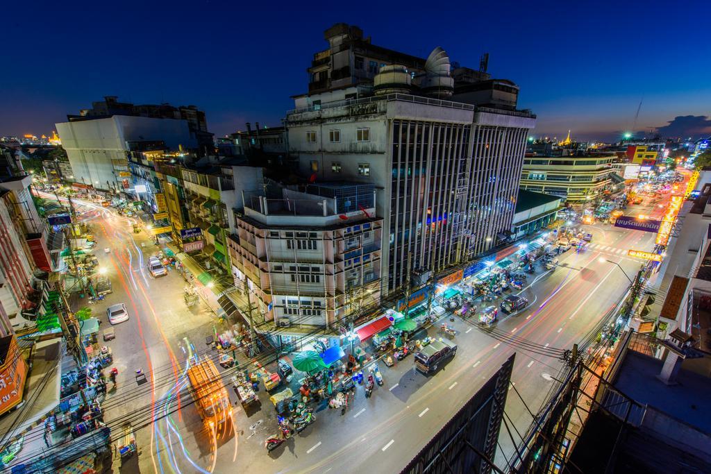 Warm White Hostel Bangkok Esterno foto
