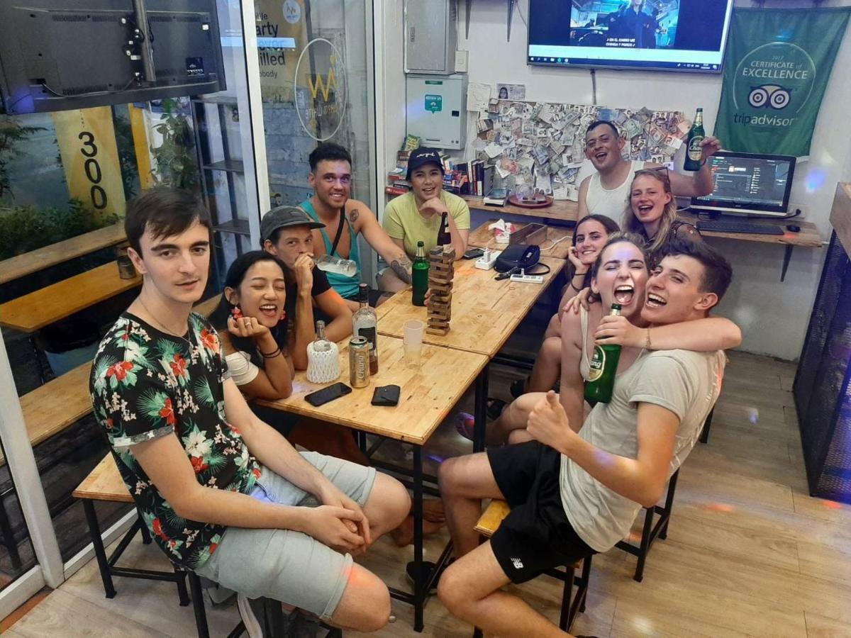 Warm White Hostel Bangkok Esterno foto